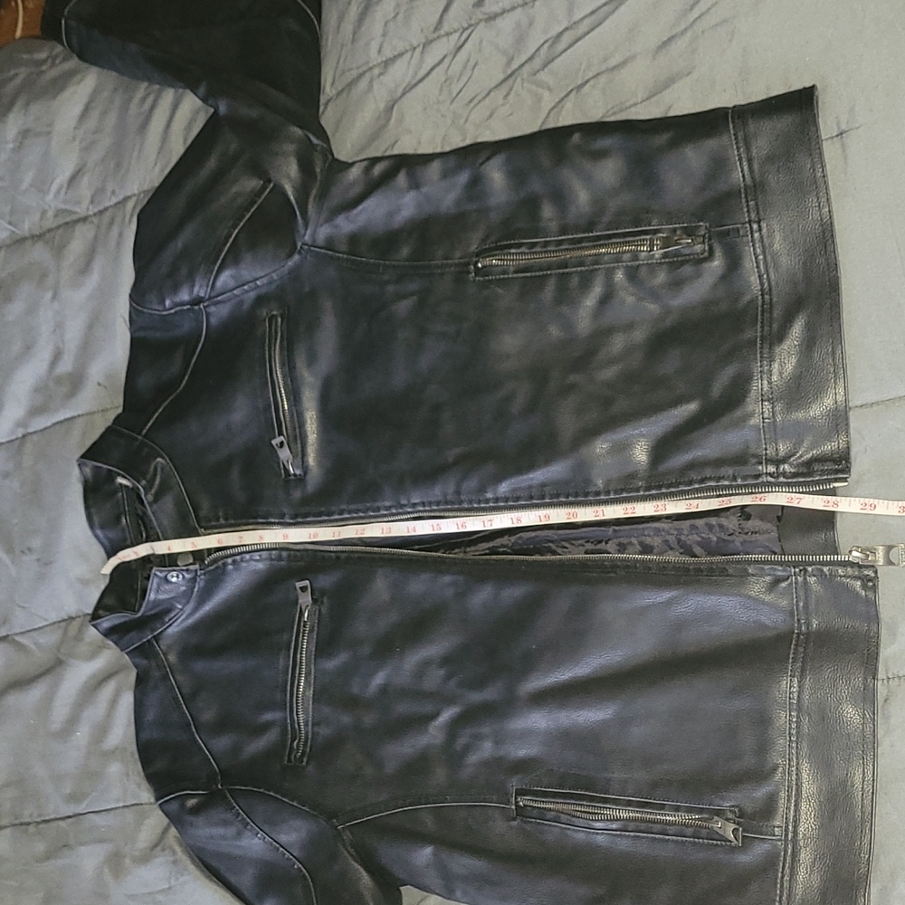 Men's Leather Jacket - Picture 6 of 7